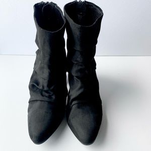 Women’s booties, black size 5.5, faux suede, metallic chunky heel